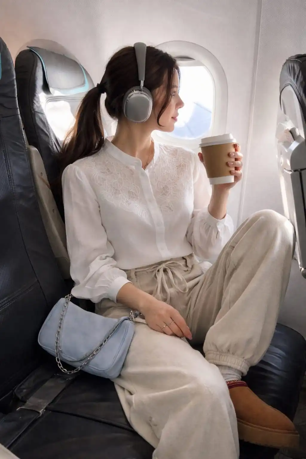 Linen blend blouse outfits for travel day comfortable stylish look